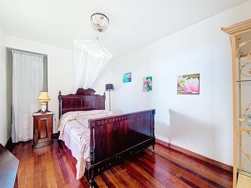 Maison - 290 m² - 9 pièces