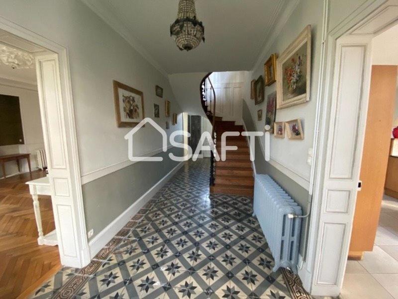 Maison - 265 m² - 8 pièces