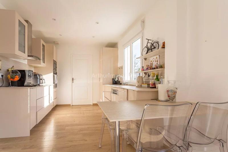 Appartement - 143 m² - 6 pièces