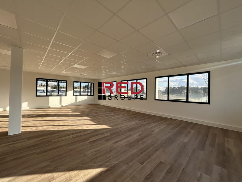 Bureau - 183 m² - 1 pièce