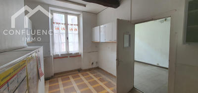 Maison - 240 m² - 8 pièces