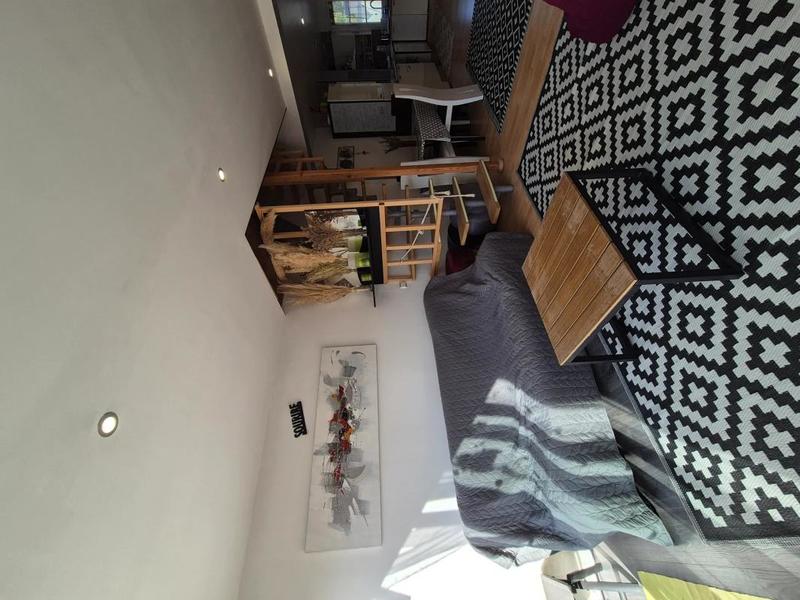 Maison - 230 m² - 7 pièces