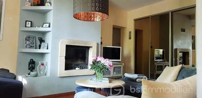 Maison - 200 m² - 8 pièces