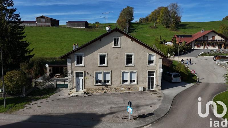 Maison - 329 m² - 10 pièces