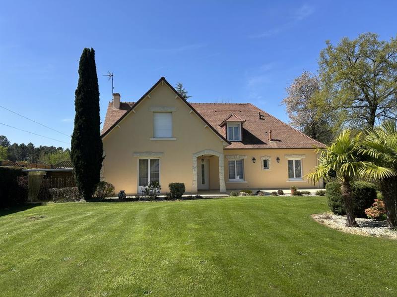 Propriété - 196 m² - 5 pièces