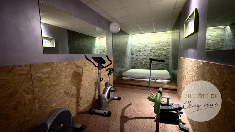 Maison - 295 m² - 8 pièces