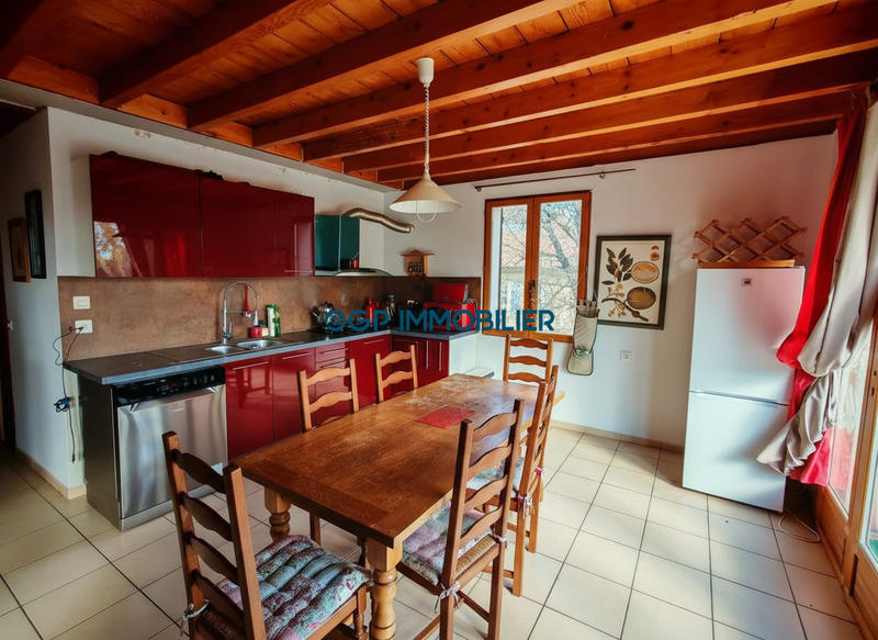 Maison traditionnelle - 212 m² - 8 pièces