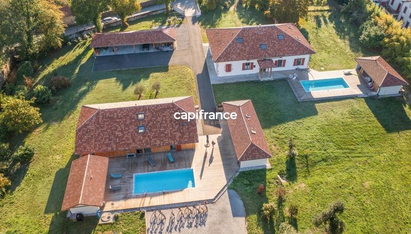 Propriété - 613 m² - 15 pièces