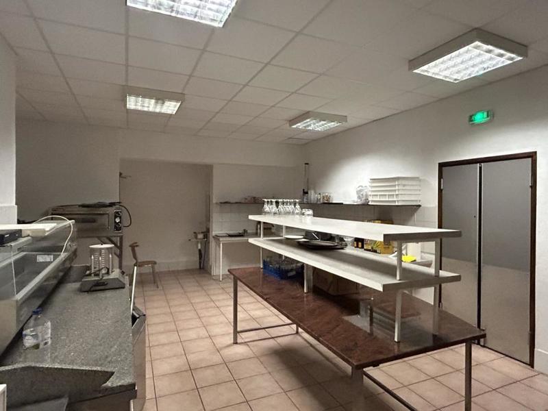 Local commercial - 438 m² - 5 pièces