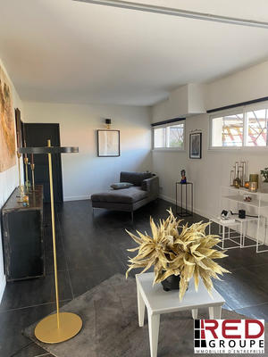 Local d'activités - 341 m²