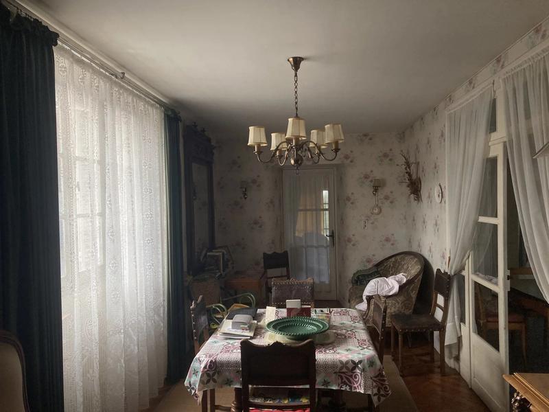 Maison - 266 m² - 14 pièces