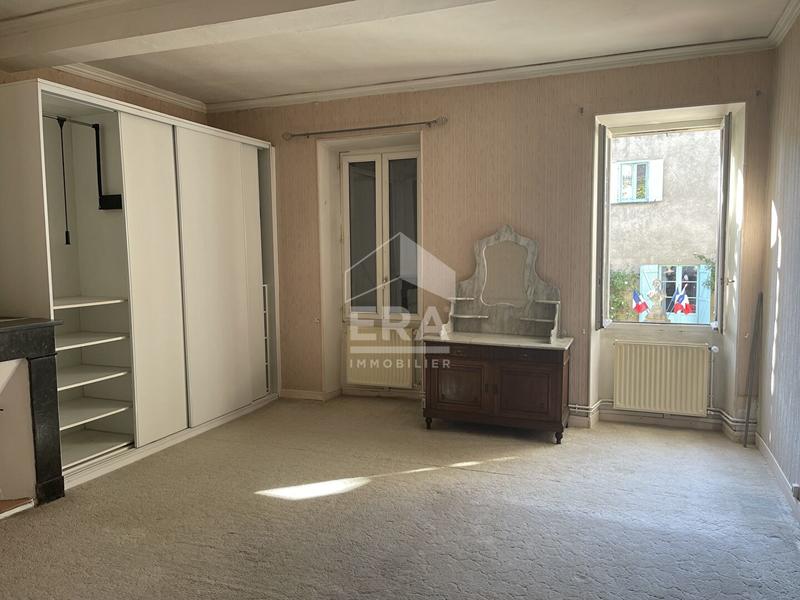 Maison - 261 m² - 7 pièces