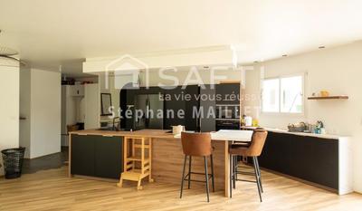 Maison - 145 m² - 6 pièces