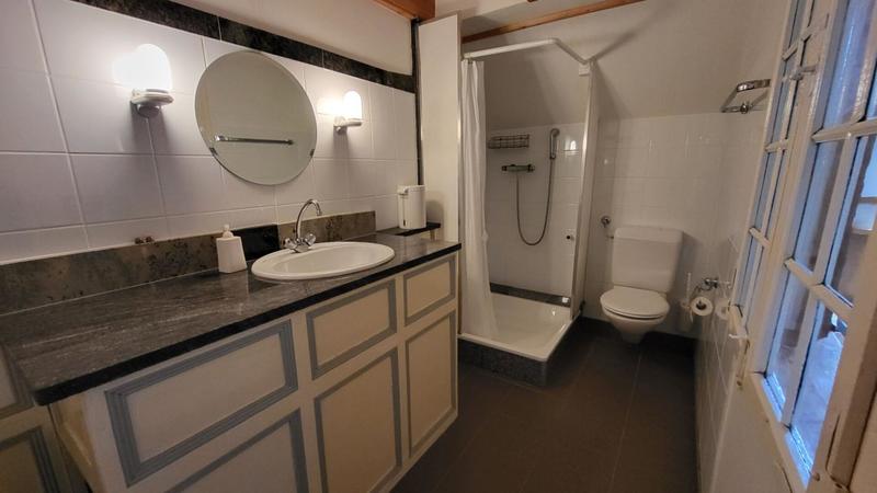 Maison - 348 m² - 8 pièces