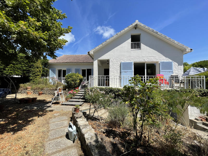 Maison - 178 m² - 6 pièces