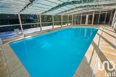 Maison - 283 m² - 9 pièces