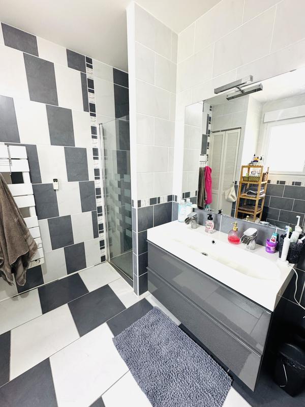 Pavillon - 144 m² - 7 pièces