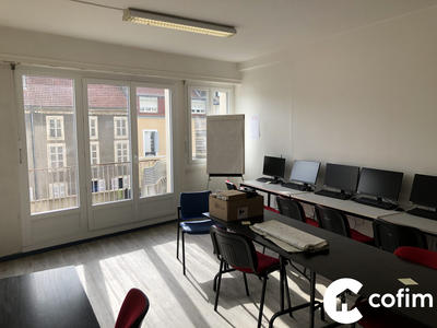 Bureau - 90 m² - 4 pièces