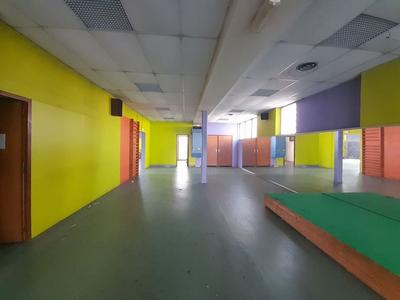 Maison - 600 m² - 5 pièces