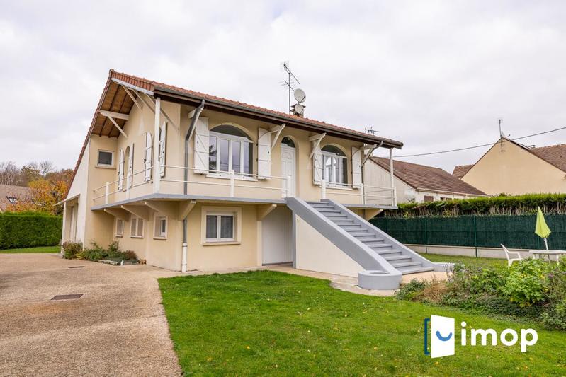 Maison - 210 m² - 5 pièces