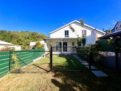 Maison - 96 m² - 4 pièces