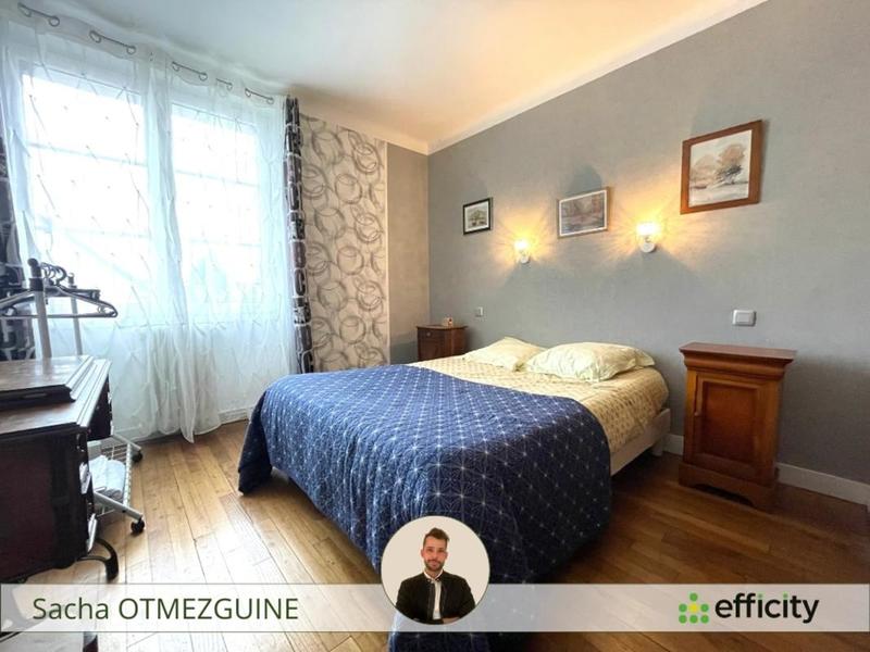 Maison - 245 m² - 9 pièces