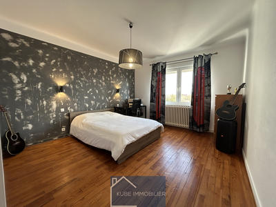 Propriété - 355 m² - 9 pièces