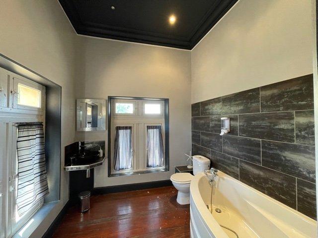 Château - 2 000 m² - 20 pièces