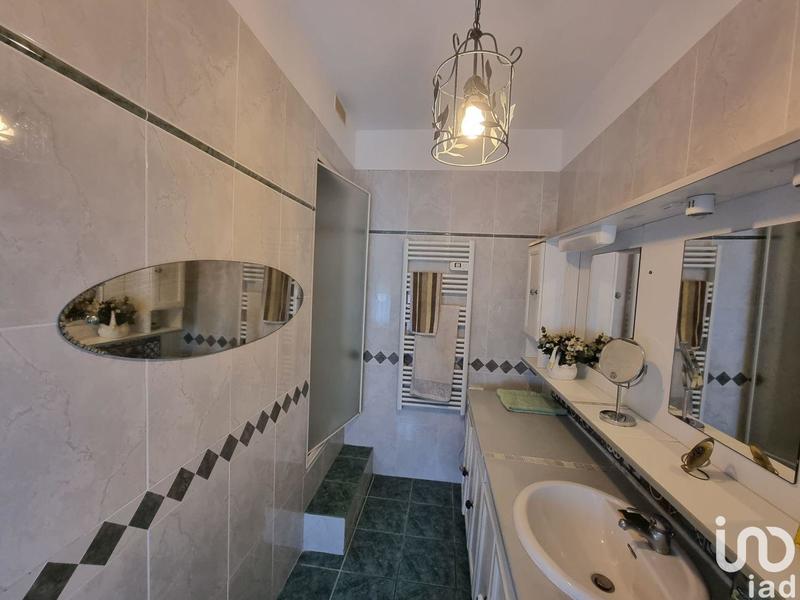 Maison - 300 m² - 5 pièces