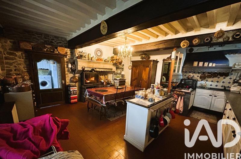 Maison - 255 m² - 16 pièces