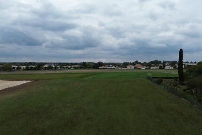 Terrain constructible - 2 200 m²