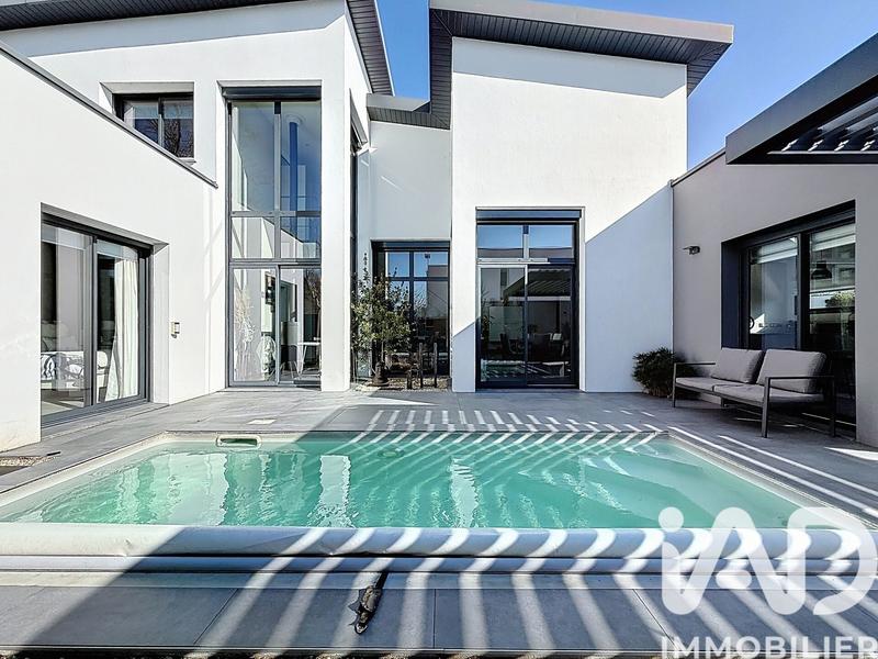 Maison - 157 m² - 6 pièces