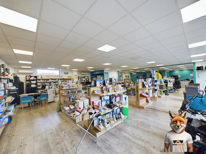 Local commercial - 393 m² - 4 pièces