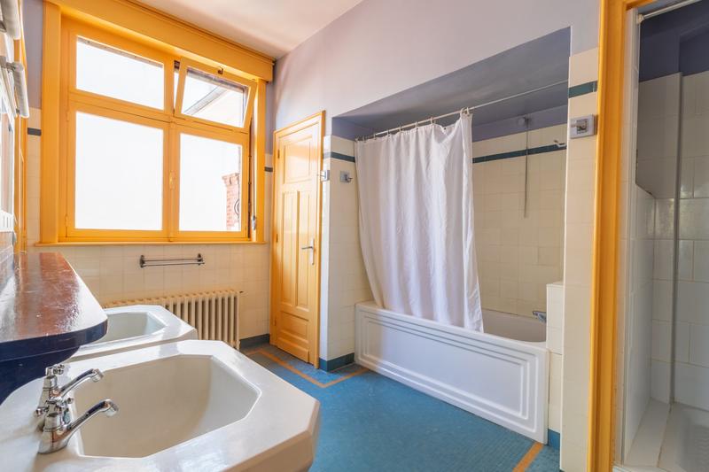 Maison - 405 m² - 13 pièces