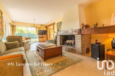 Maison - 233 m² - 9 pièces