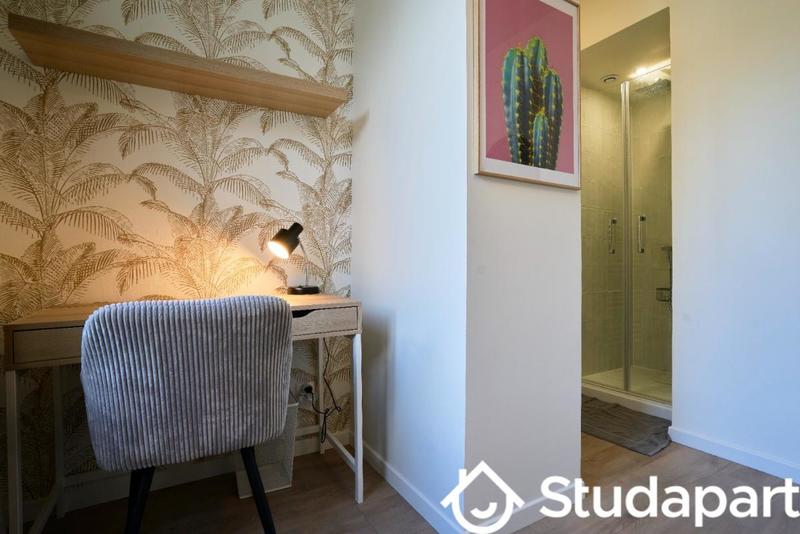 Chambre - 11 m² - 1 pièce