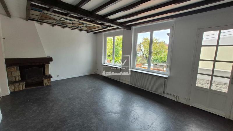 Maison - 210 m² - 8 pièces