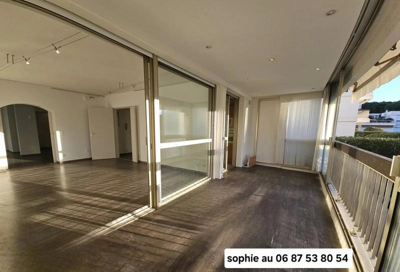 Appartement - 110 m² - 4 pièces