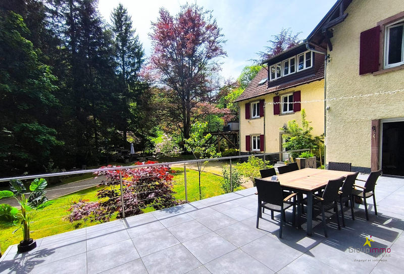 Maison - 333 m² - 12 pièces