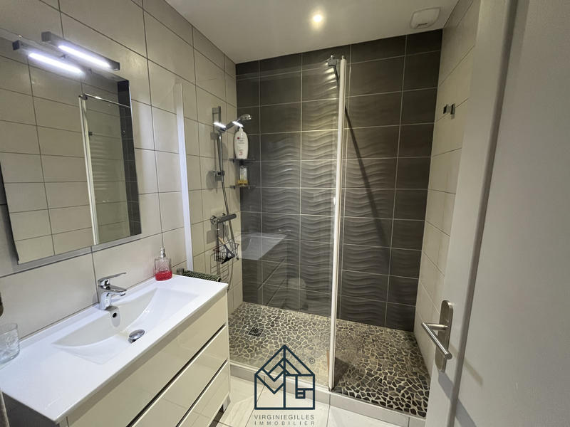 Appartement - 96 m² - 5 pièces