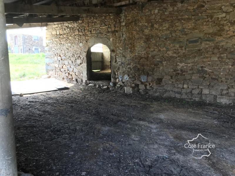 Maison - 375 m² - 2 pièces