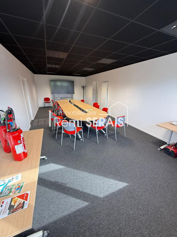 Local commercial - 600 m² - 15 pièces