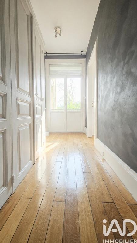 Maison - 263 m² - 11 pièces