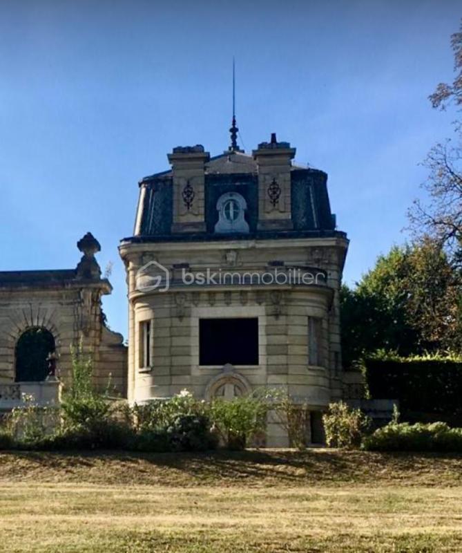 Demeure - 789 m² - 10 pièces