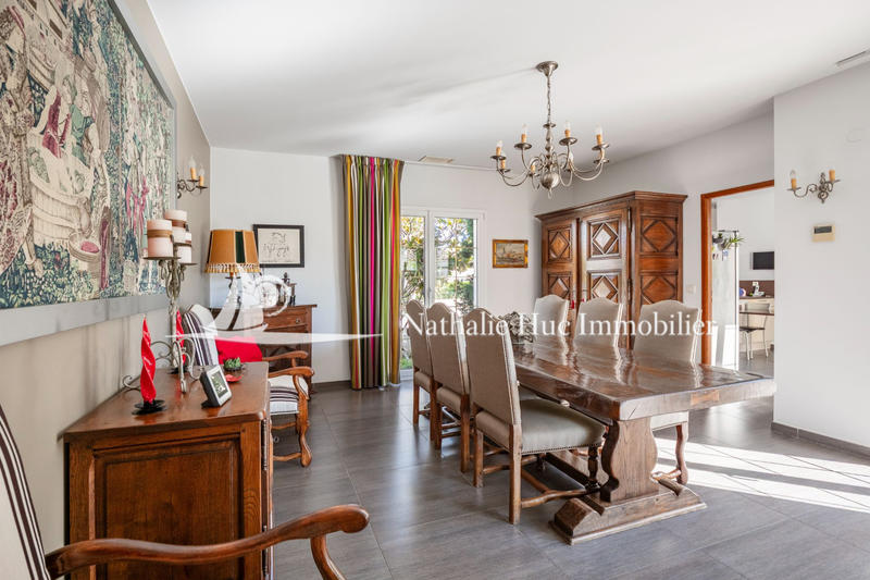 Maison - 204 m² - 7 pièces