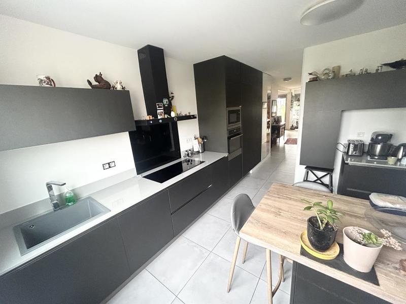 Appartement - 90 m² - 4 pièces