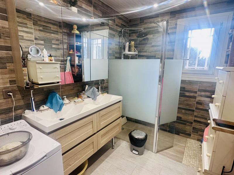 Propriété - 136 m² - 6 pièces