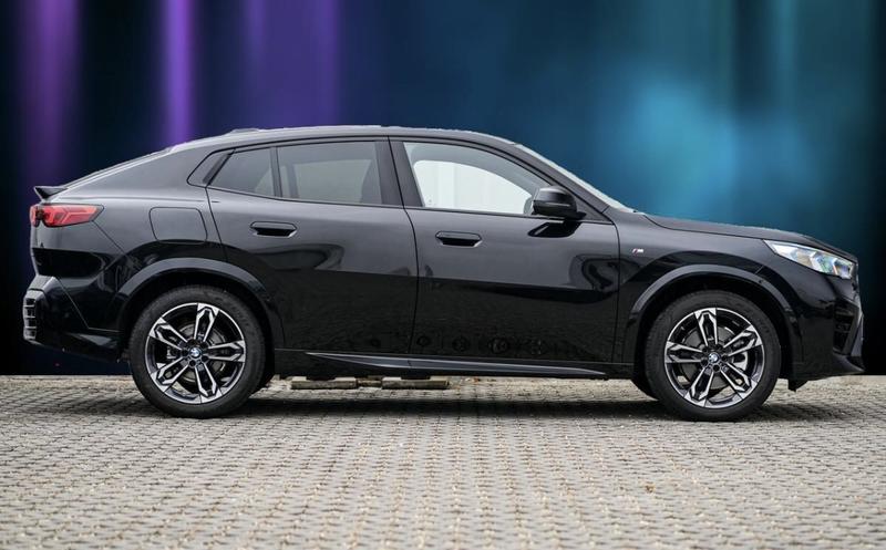 Bmw X2 20i 170 m-Sport / Toit Ouvrant Attache Remorque Coffre Elec Apple Carplay Android Auto