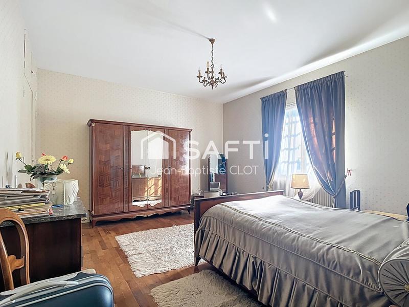 Maison - 200 m² - 7 pièces