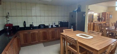 Maison - 350 m² - 14 pièces